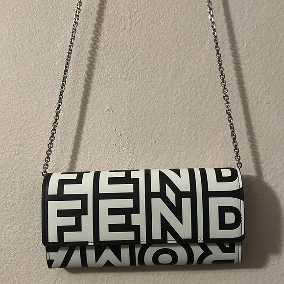 Fendi x Marc Jacobs limited edition FF monogram logo wallet on chain crossbody - Picture 2 of 8